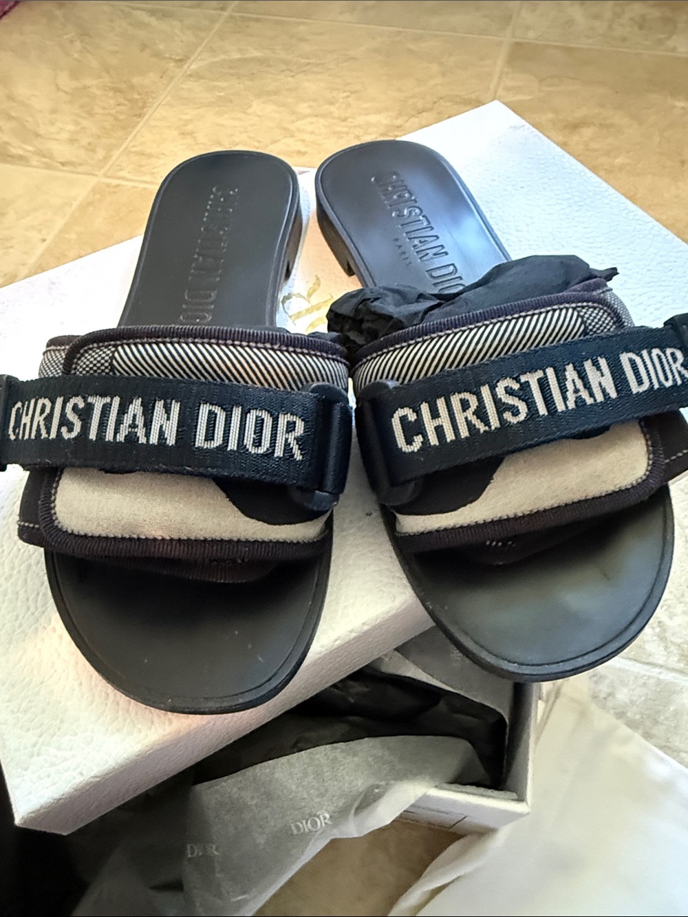 Dior - Picture 4 of 12